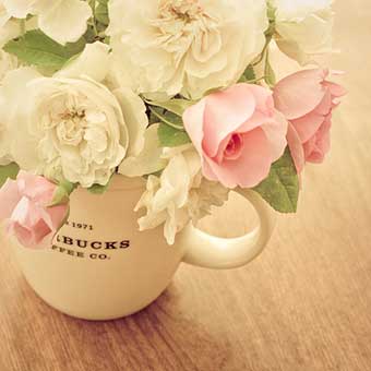 明星疑似代孕弃养背后：中介公司称90万包生男，代妈全天被监控